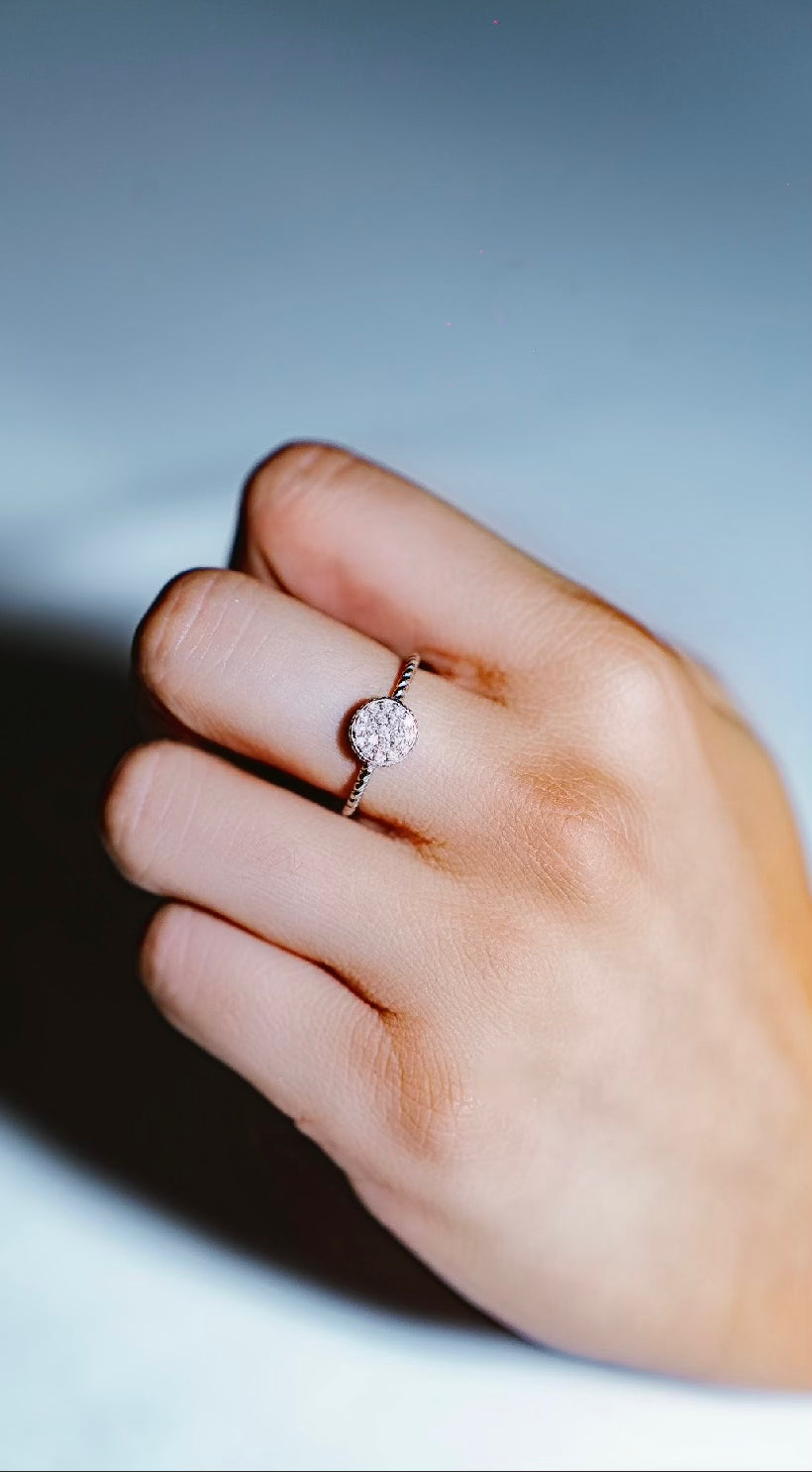 Anillo círculo circonias