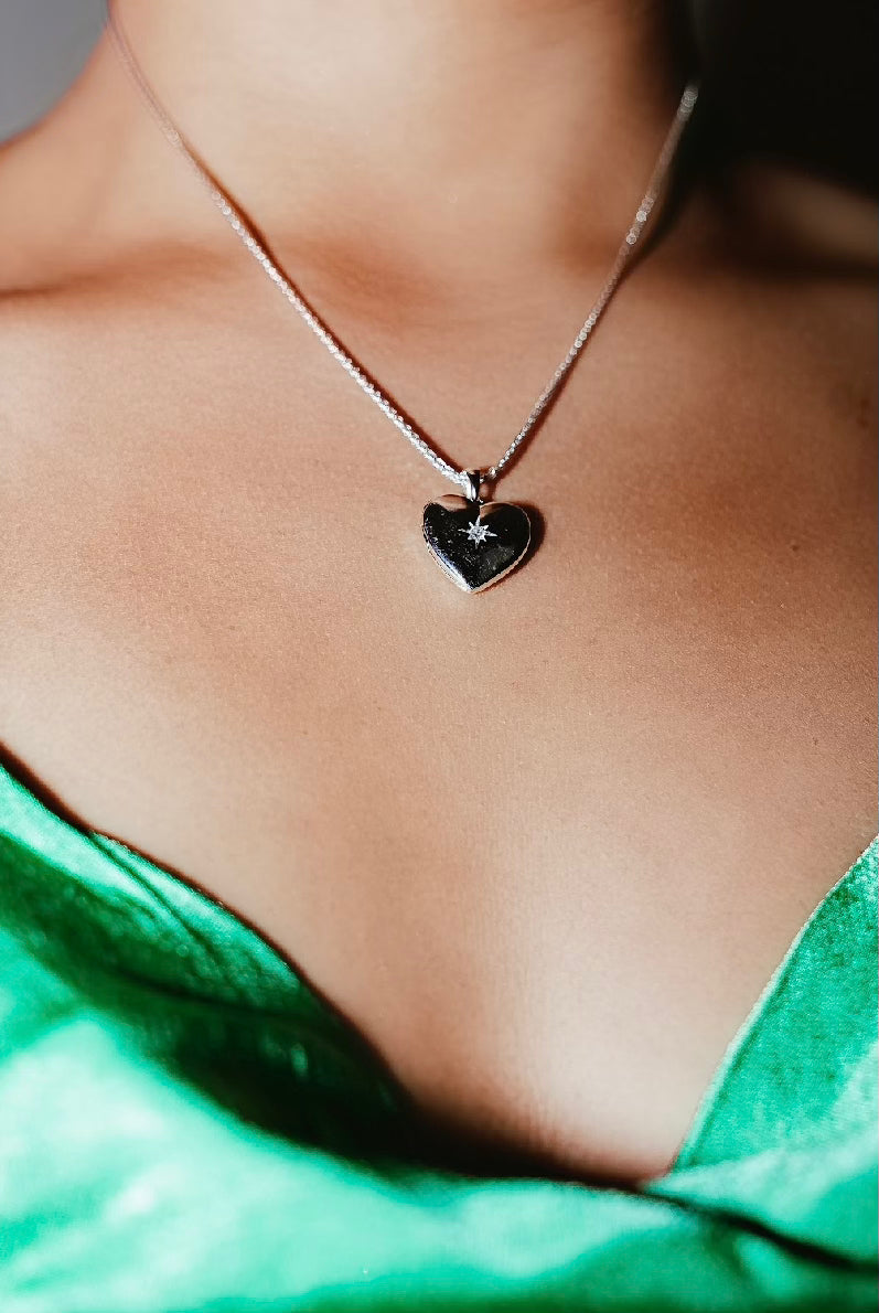Relicario de corazón con estrella