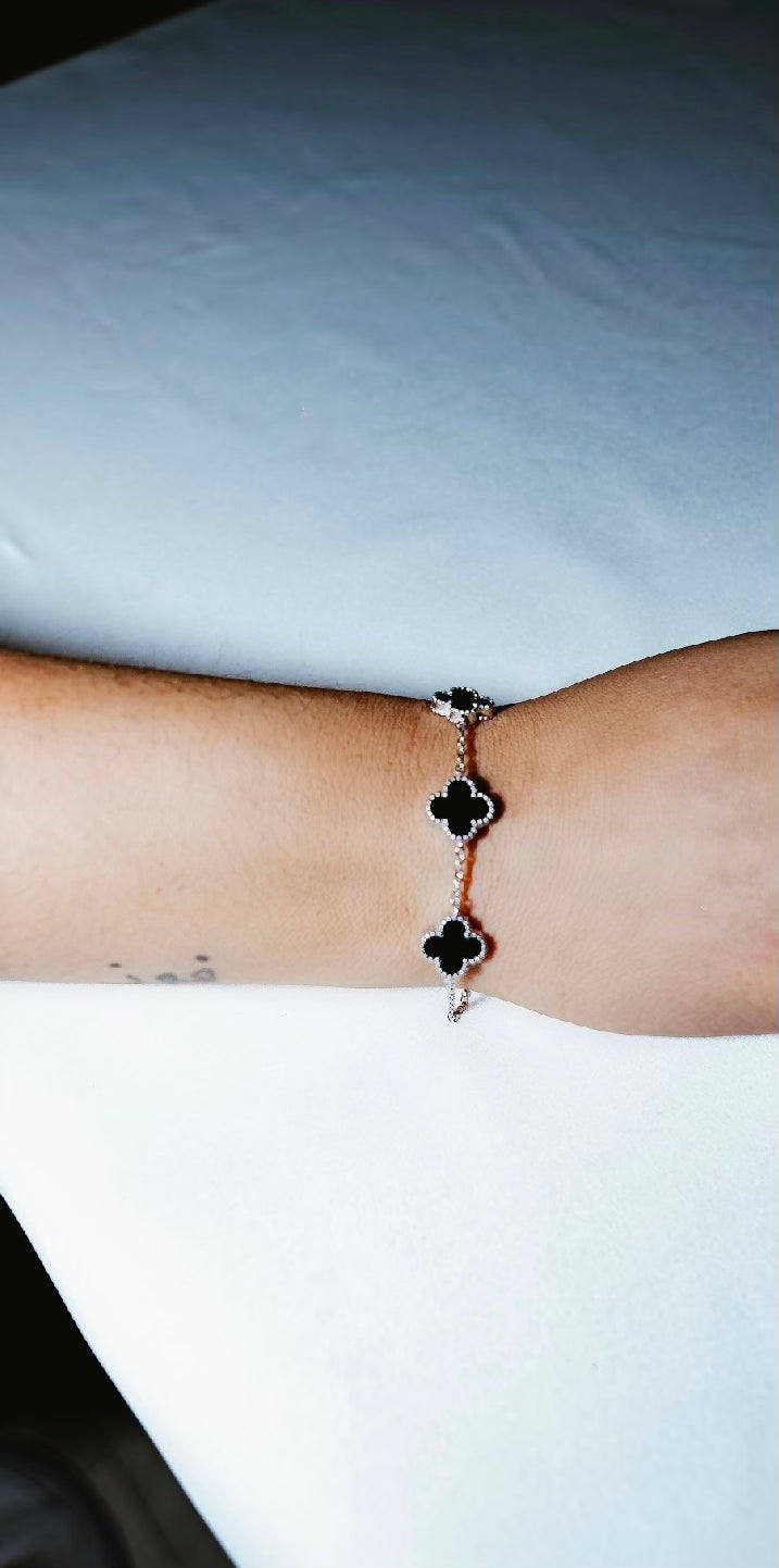 Pulsera trébol triple